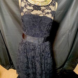BB Dakota blk size 8 sleeveless lace dress